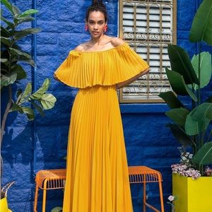 ChicWish Yellow Dress. Size M/L